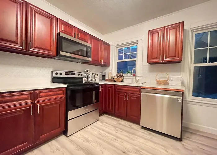 Beautiful Victorian House, Great Views, Free Parking